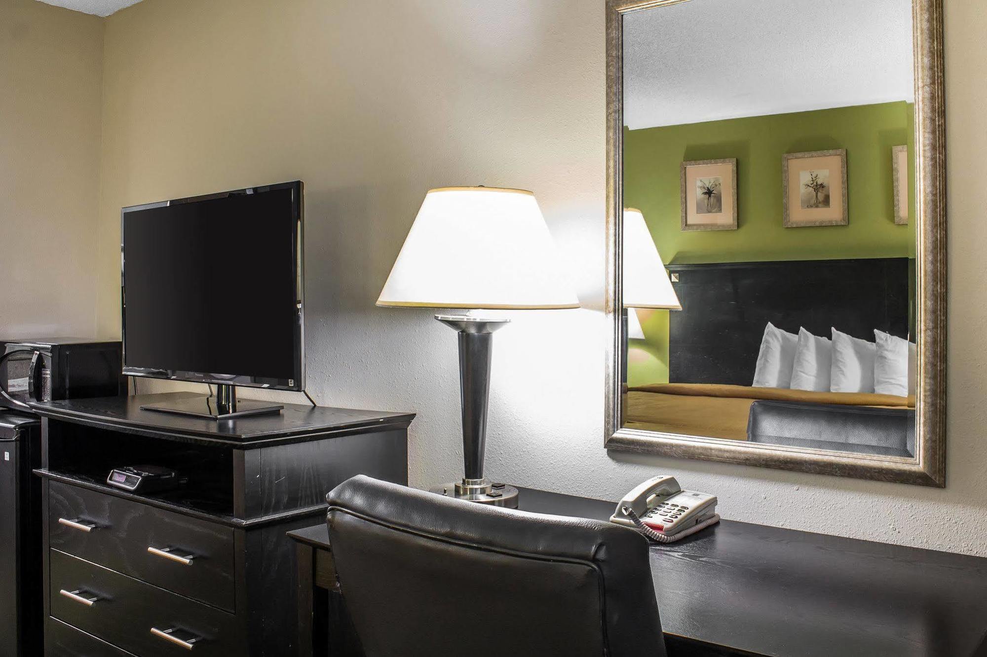 Quality Inn & Suites Moline - Quad Cities Exterior foto